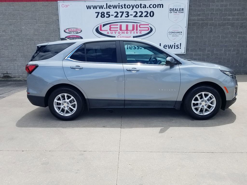 Used 2023 Chevrolet Equinox LT with VIN 3GNAXKEG6PL250008 for sale in Kansas City