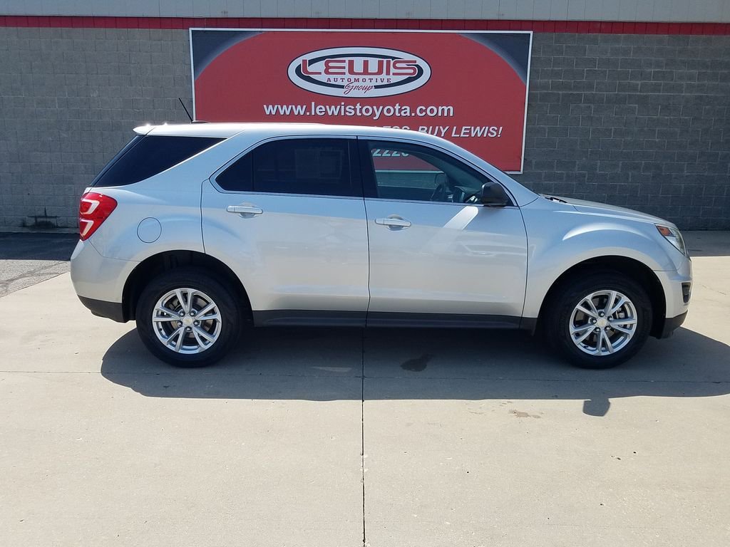 Used 2017 Chevrolet Equinox LS with VIN 2GNFLEEK9H6316631 for sale in Kansas City