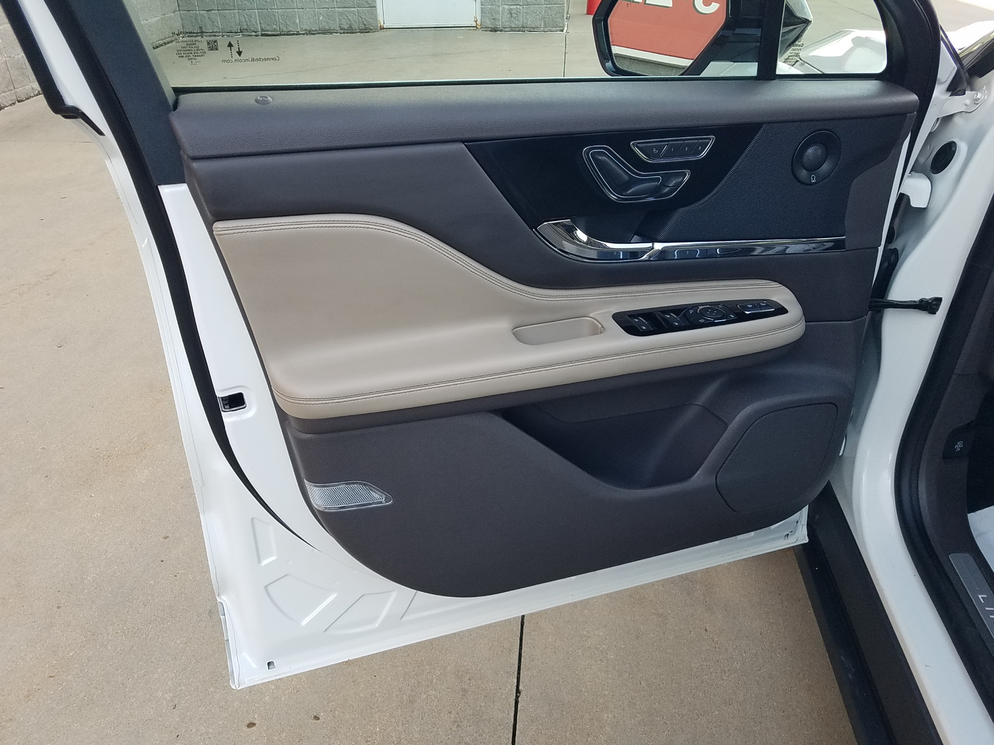 Used 2020 Lincoln Corsair Reserve with VIN 5LMCJ2DHXLUL30241 for sale in Kansas City