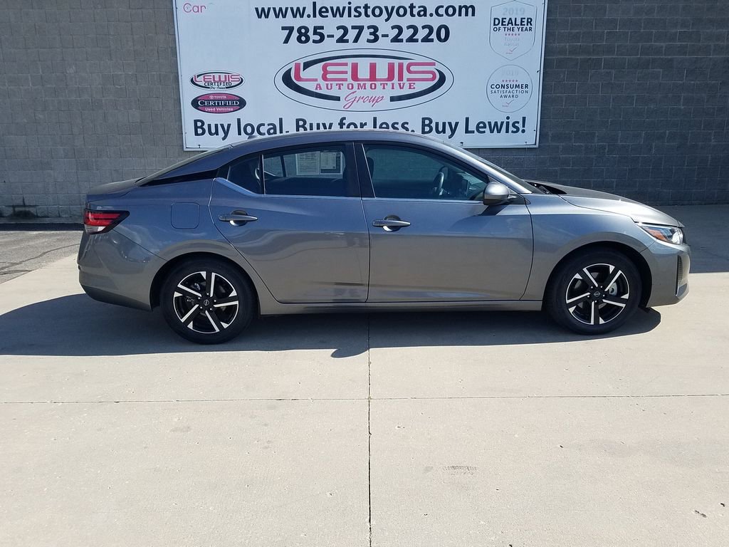 Used 2024 Nissan Sentra SV with VIN 3N1AB8CV6RY296569 for sale in Kansas City