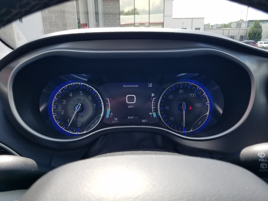 2024 Chrysler Pacifica Touring L - Photo 7