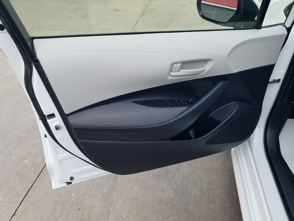 Used 2025 Toyota Corolla LE with VIN JTDBCMFE4S3095268 for sale in Kansas City