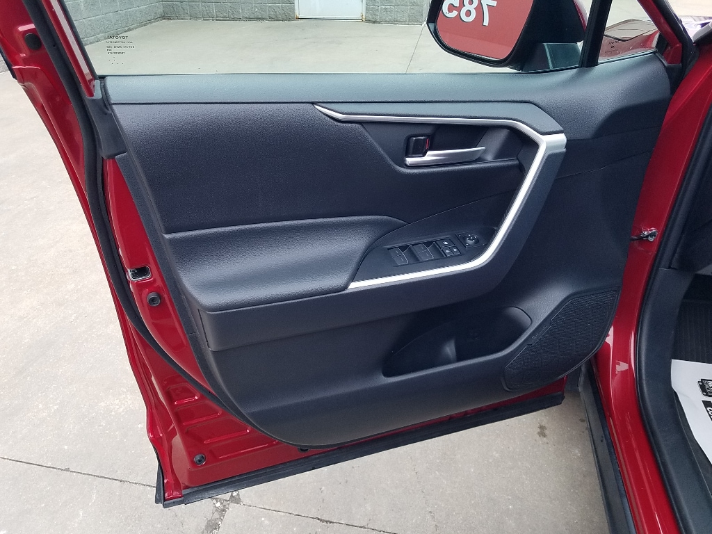 Certified 2025 Toyota RAV4 XLE with VIN 2T3RWRFV5SW264178 for sale in Kansas City