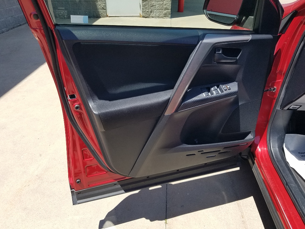 Used 2015 Toyota RAV4 LE with VIN JTMBFREV3FD127729 for sale in Kansas City