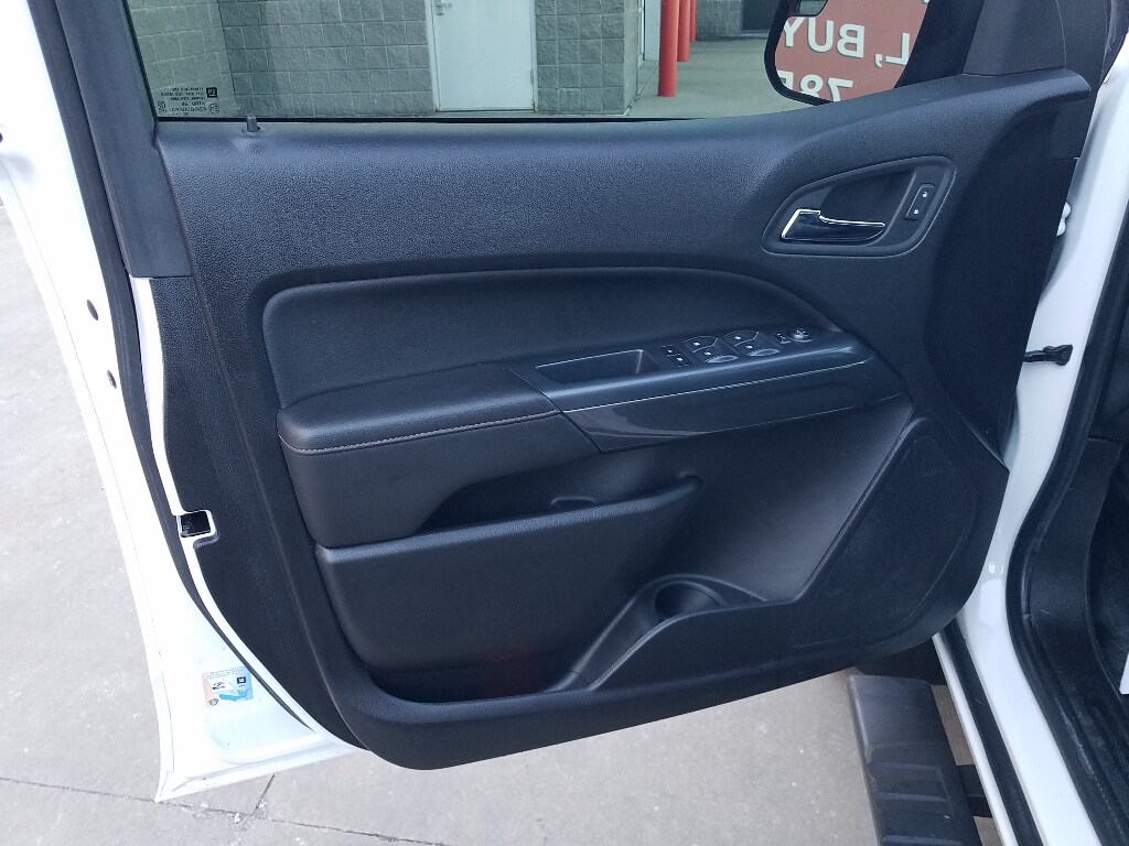 Used 2021 GMC Canyon AT4 with VIN 1GTG6FEN1M1189844 for sale in Kansas City