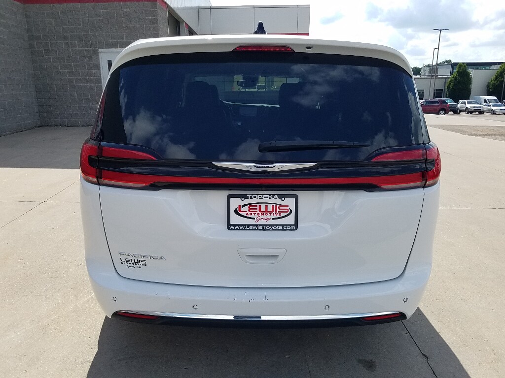 2024 Chrysler Pacifica Touring L - Photo 17