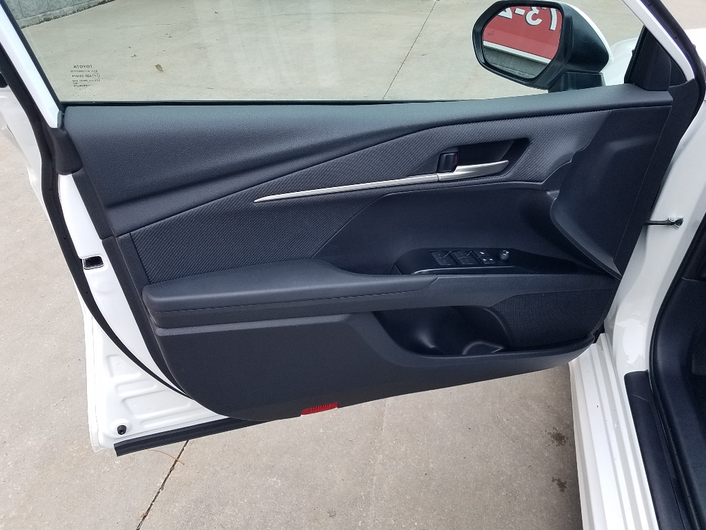 Used 2025 Toyota Camry SE with VIN 4T1DAACK4SU128802 for sale in Kansas City