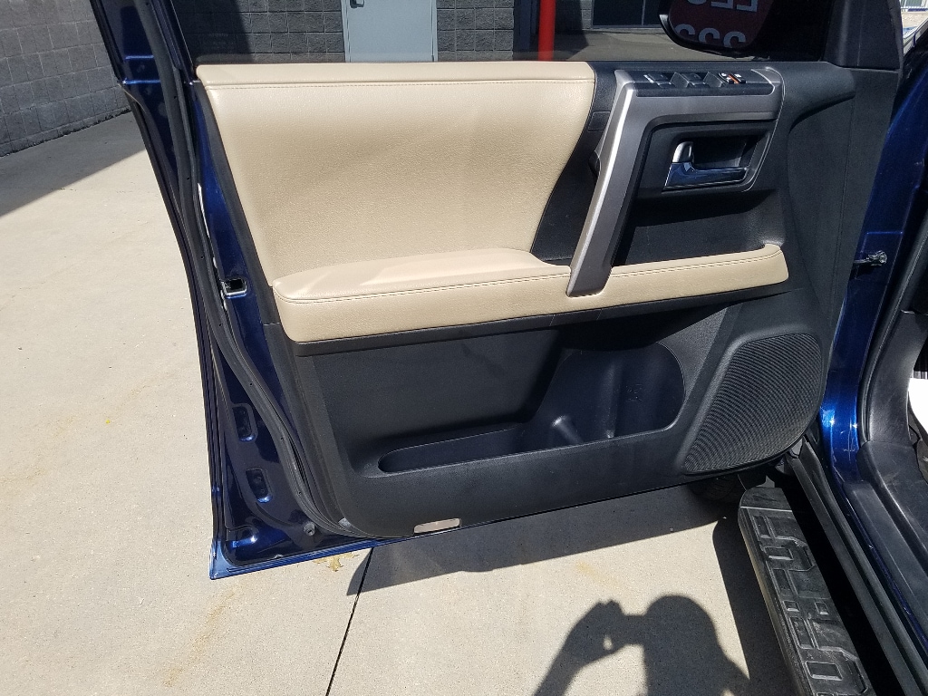 Used 2017 Toyota 4Runner SR5 Premium with VIN JTEBU5JR0H5442049 for sale in Kansas City