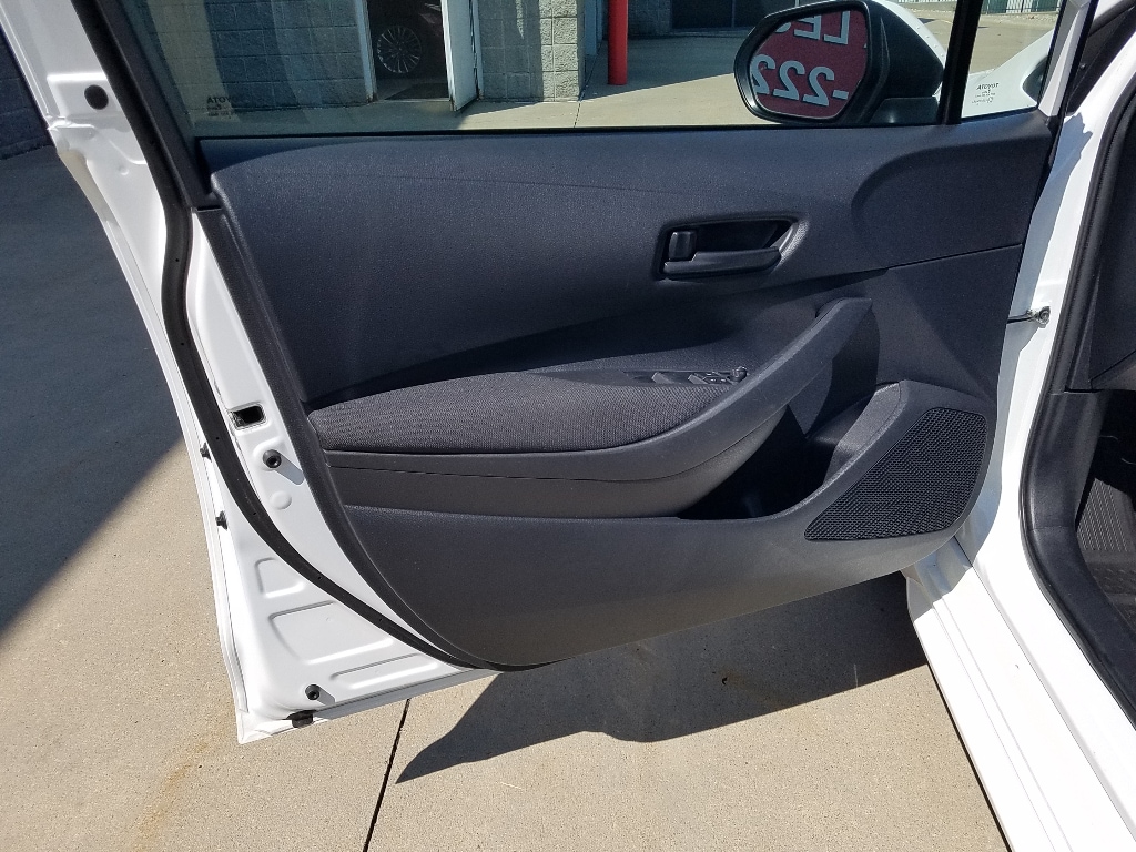 Used 2025 Toyota Corolla LE with VIN 5YFB4MDE5SP266567 for sale in Kansas City