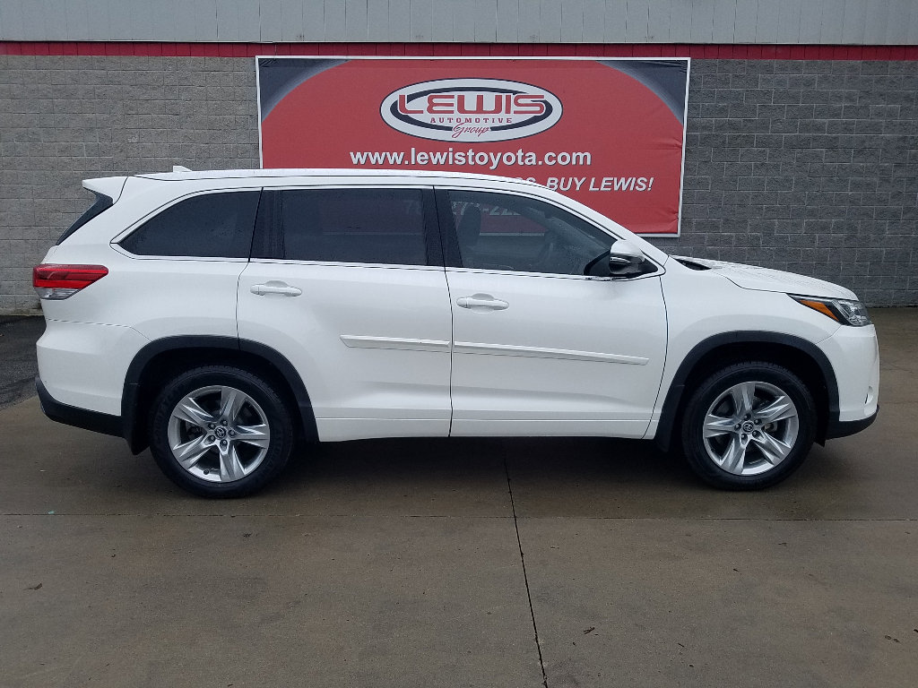 Used 2018 Toyota Highlander Limited with VIN 5TDDZRFH8JS859800 for sale in Kansas City