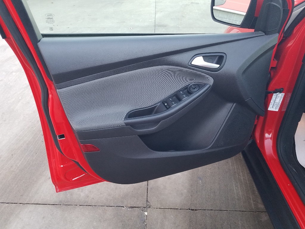 Used 2013 Ford Focus SE with VIN 1FADP3F23DL290235 for sale in Topeka, KS