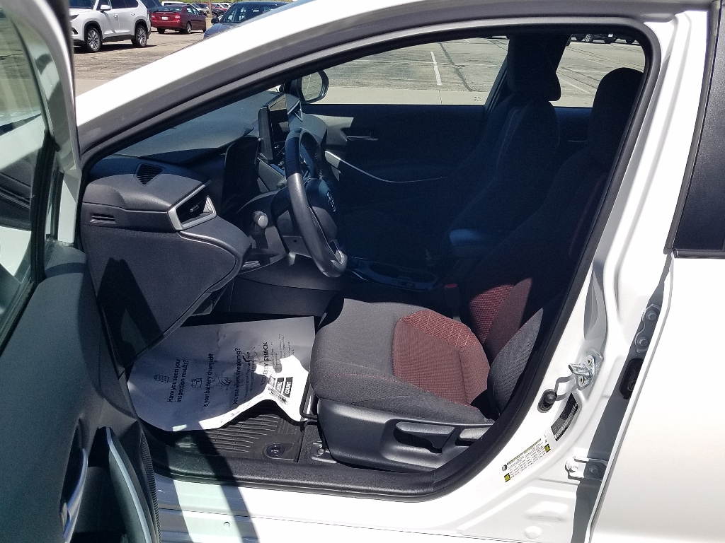 Used 2025 Toyota Corolla SE with VIN 5YFS4MCE3SP227722 for sale in Kansas City