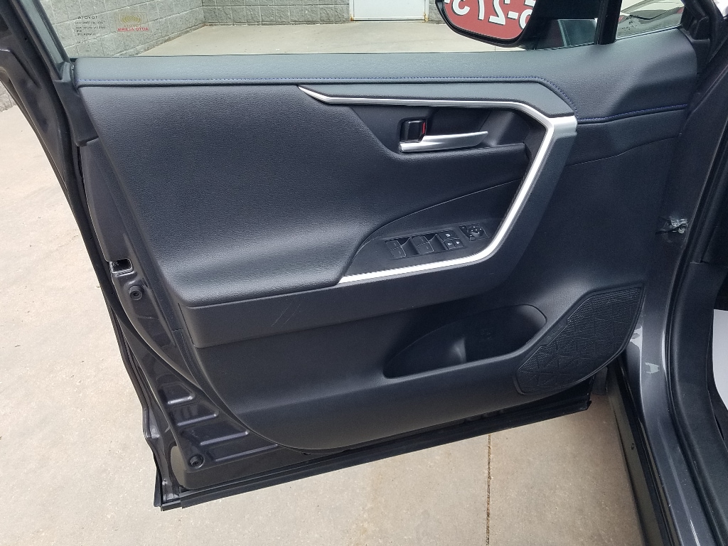 Used 2025 Toyota RAV4 XSE with VIN 2T3E6RFV4SW088075 for sale in Kansas City