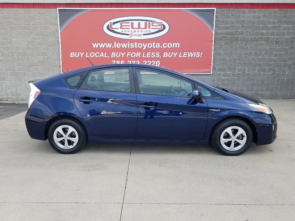 Used 2014 Toyota Prius Three with VIN JTDKN3DU5E1776747 for sale in Kansas City