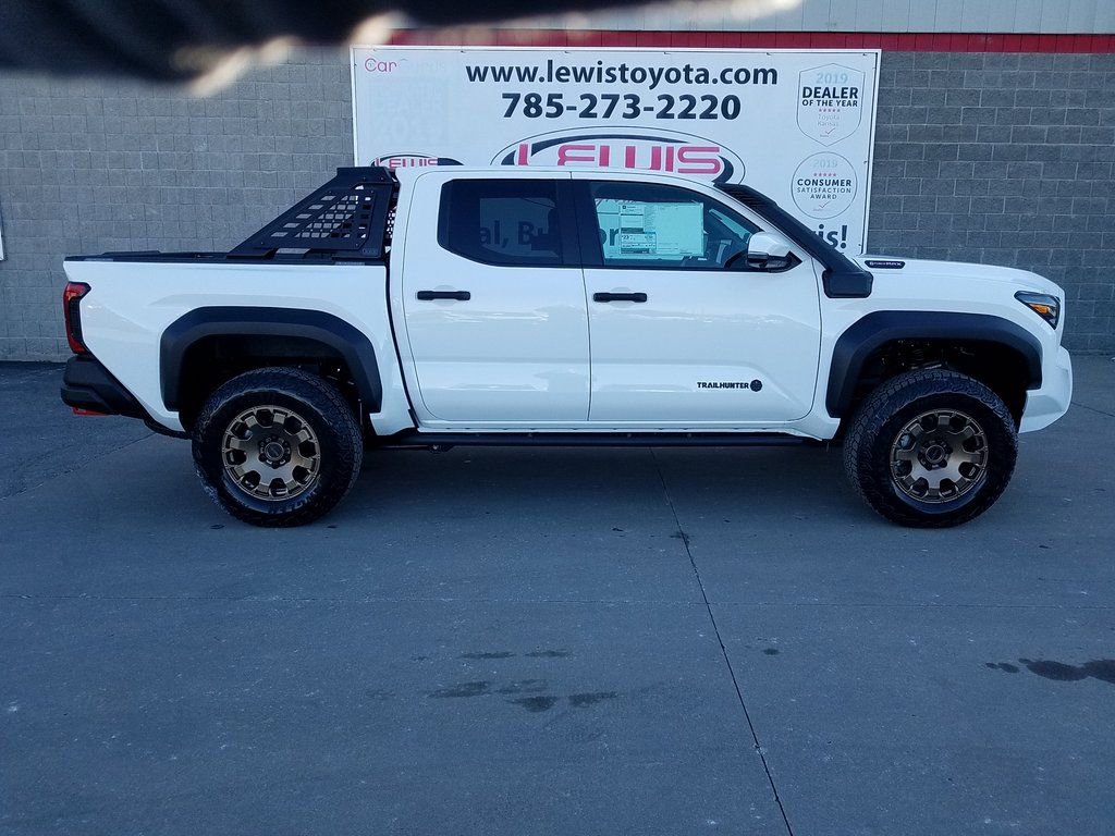 Used 2025 Toyota Tacoma Trailhunter with VIN 3TYLC5LN7ST016158 for sale in Kansas City