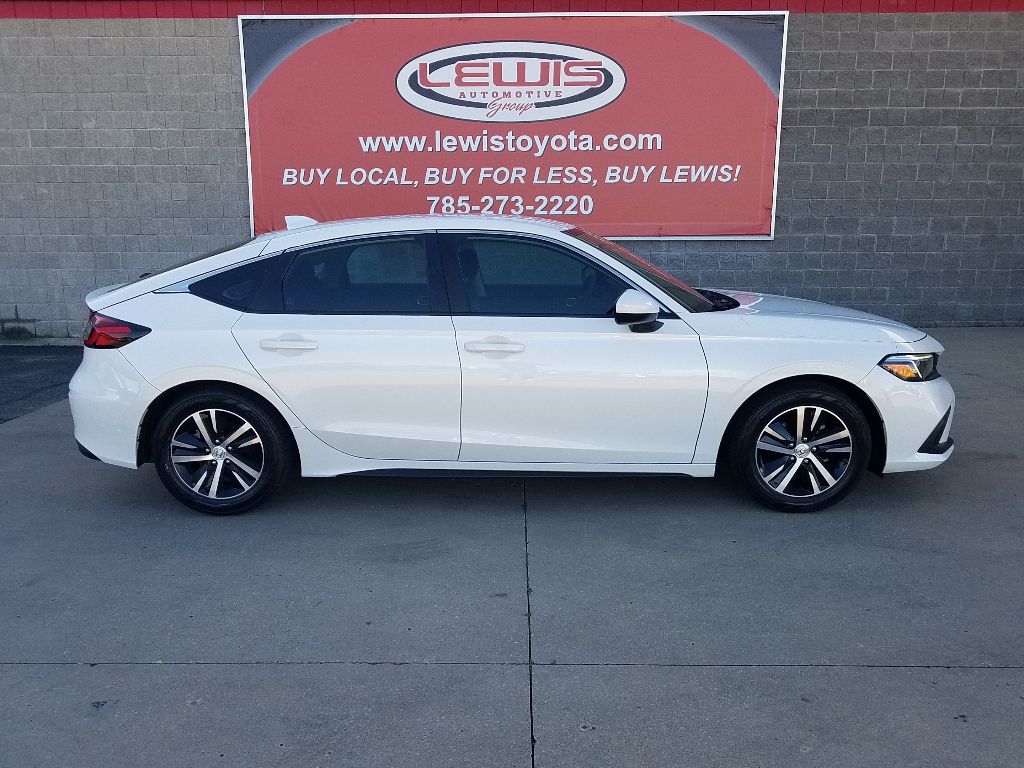 Used 2024 Honda Civic Hatchback LX with VIN 19XFL2H56RE006161 for sale in Kansas City