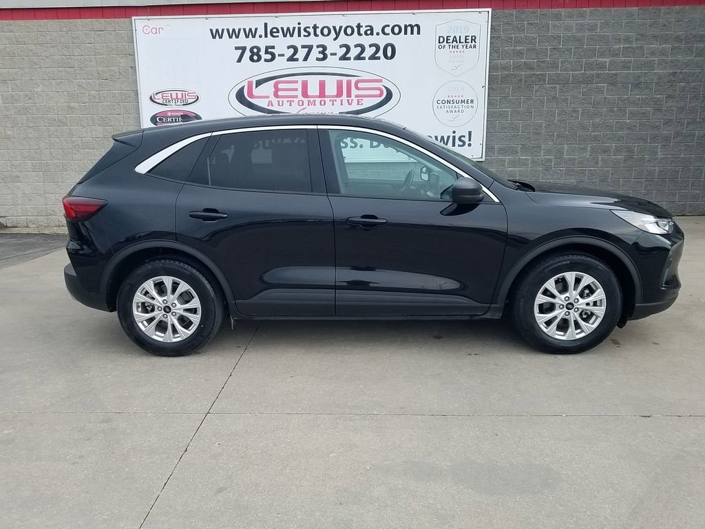 Used 2023 Ford Escape Active with VIN 1FMCU0GNXPUA13419 for sale in Kansas City