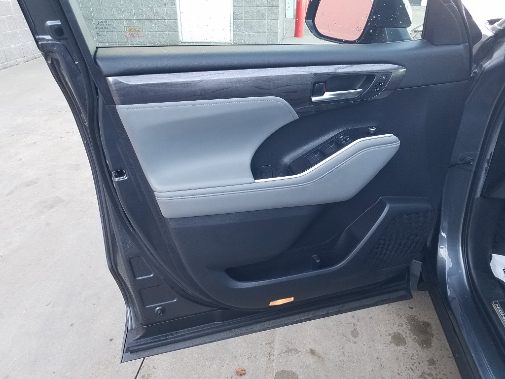 Certified 2020 Toyota Highlander Platinum with VIN 5TDFZRBH0LS027613 for sale in Kansas City