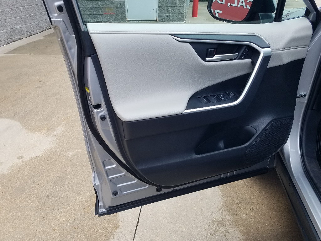 Used 2025 Toyota RAV4 Limited with VIN 2T3N1RFV5SW517884 for sale in Kansas City