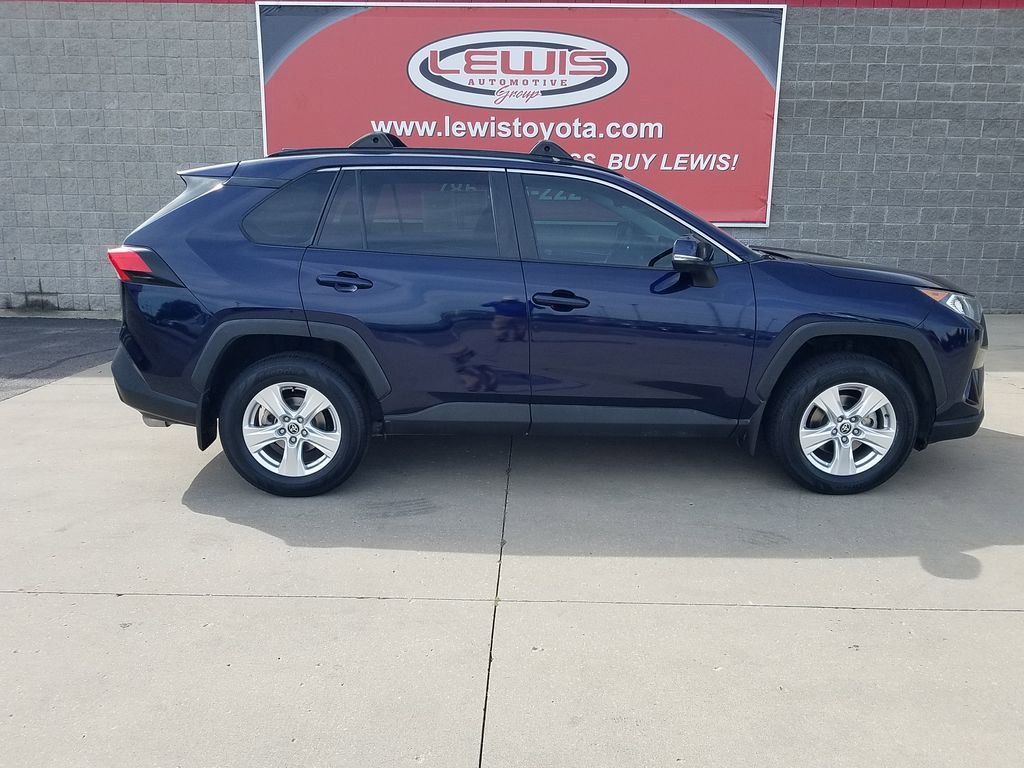 Used 2021 Toyota RAV4 XLE with VIN 2T3W1RFV9MW173998 for sale in Kansas City