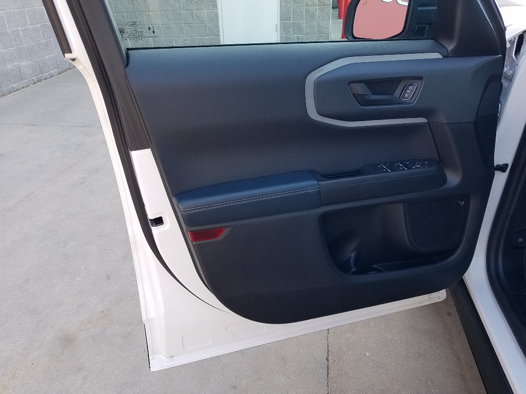 Used 2022 Ford Bronco Sport Outer Banks with VIN 3FMCR9C6XNRD61911 for sale in Kansas City