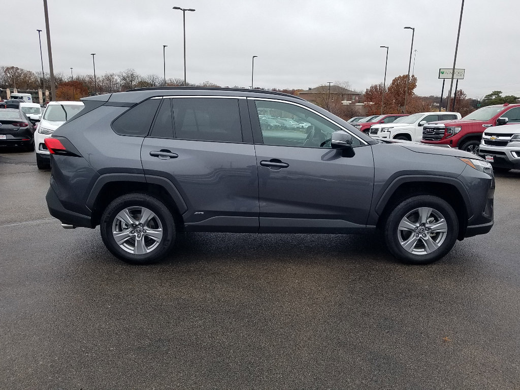 Used 2025 Toyota RAV4 XLE with VIN 4T3RWRFV9SU178470 for sale in Kansas City