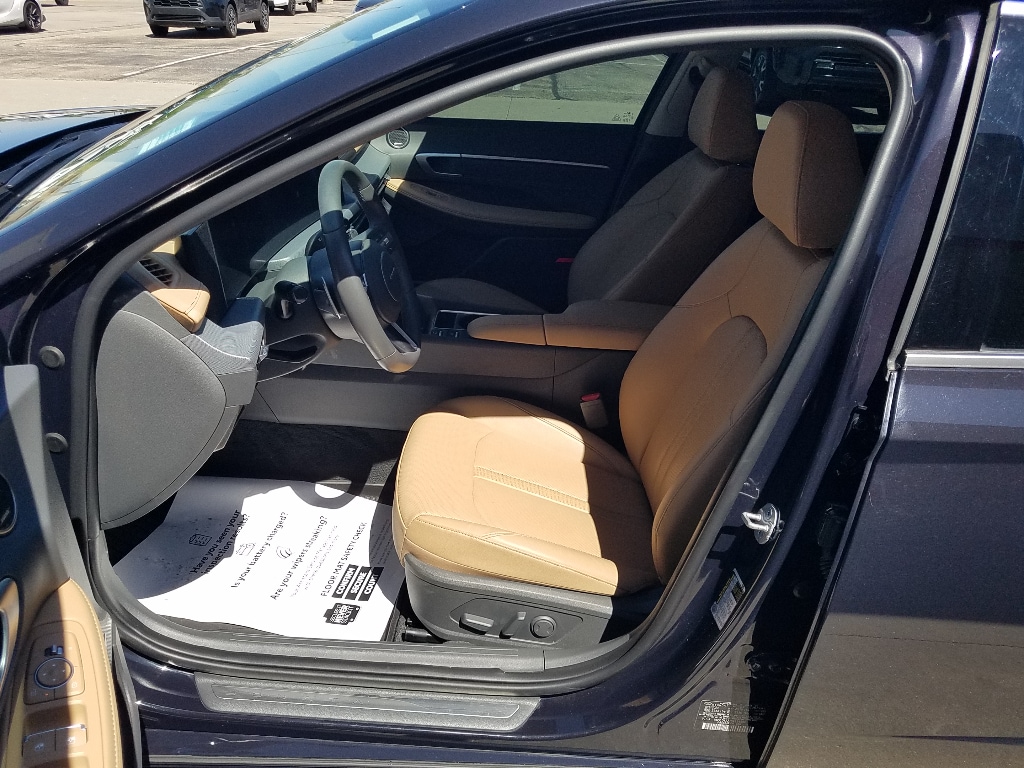 Used 2025 Hyundai Sonata Hybrid Limited with VIN KMHL54JJ7SA114504 for sale in Kansas City