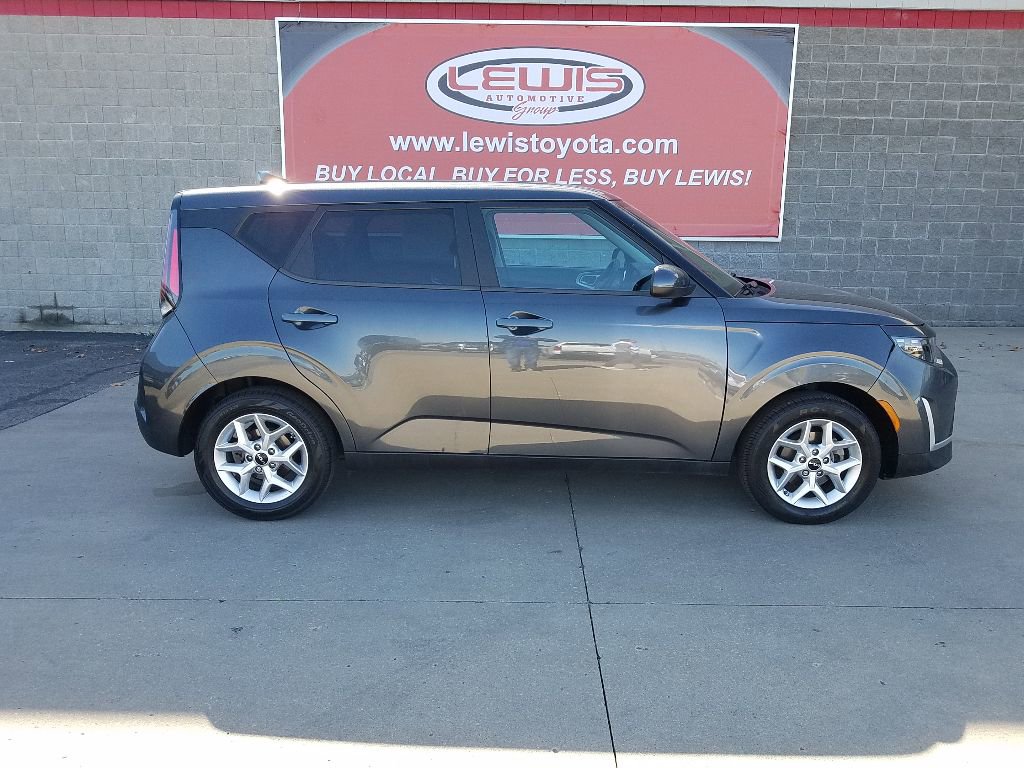 Used 2023 Kia Soul LX with VIN KNDJ23AU9P7888802 for sale in Kansas City