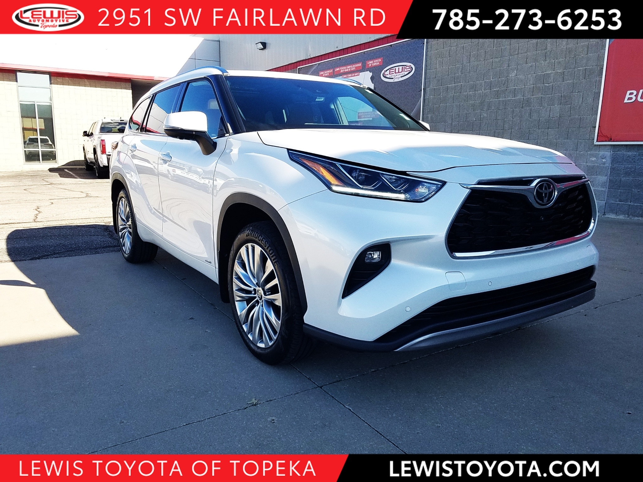 Used 2025 Toyota Highlander Platinum with VIN 5TDEBRCH6SS669573 for sale in Kansas City