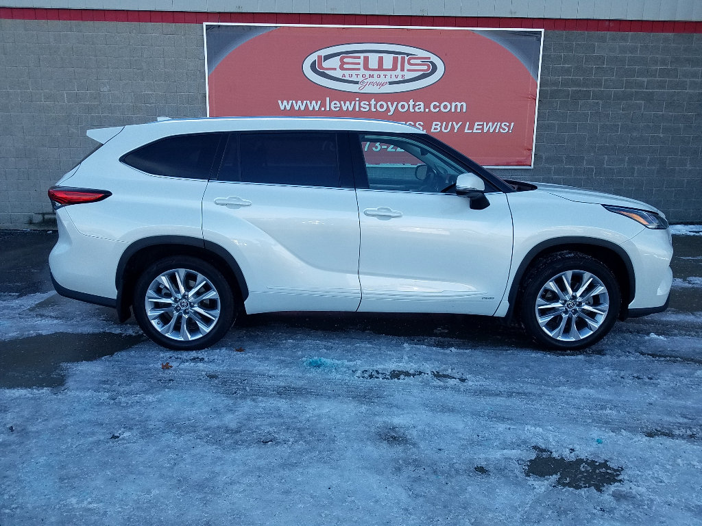 Certified 2022 Toyota Highlander Limited with VIN 5TDXBRCH3NS559884 for sale in Kansas City