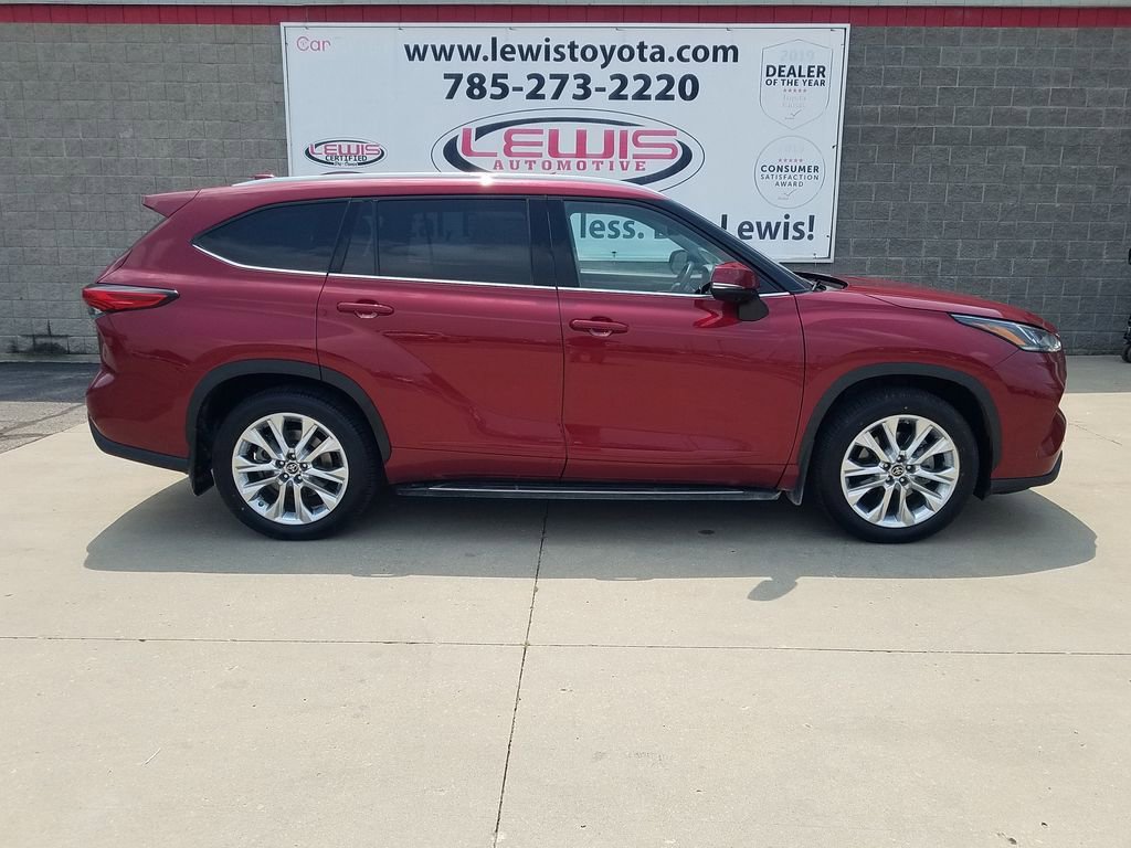 Certified 2022 Toyota Highlander Limited with VIN 5TDDZRBH4NS189934 for sale in Kansas City