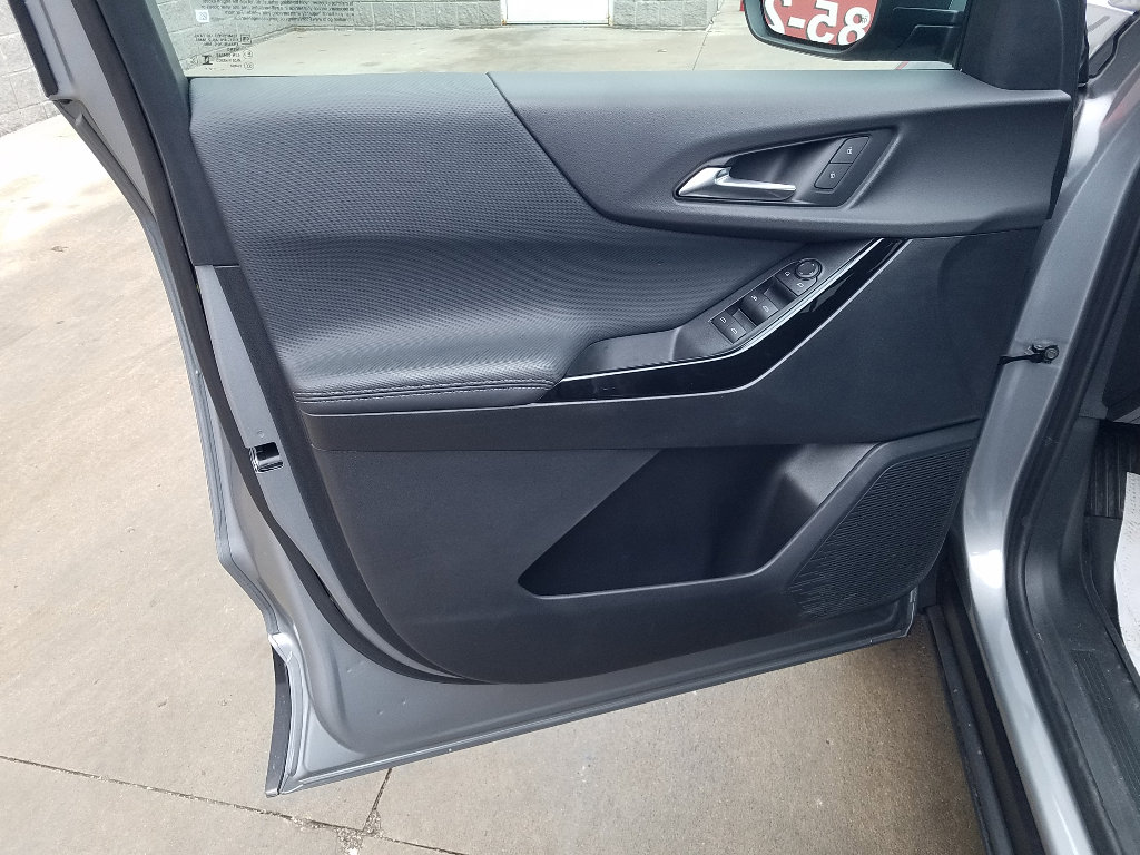 Used 2026 Chevrolet Equinox LT with VIN 3GNAXHEG1TL158107 for sale in Kansas City