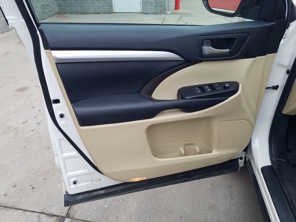 Certified 2016 Toyota Highlander XLE V6 SUV