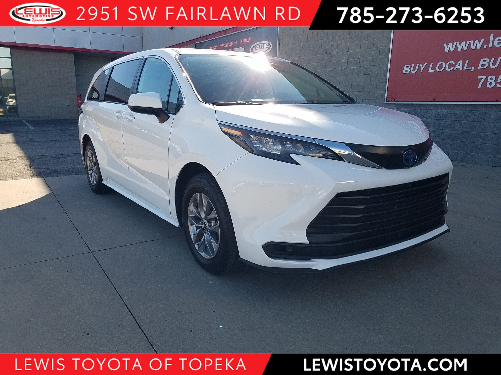 2025 Toyota Sienna LE
