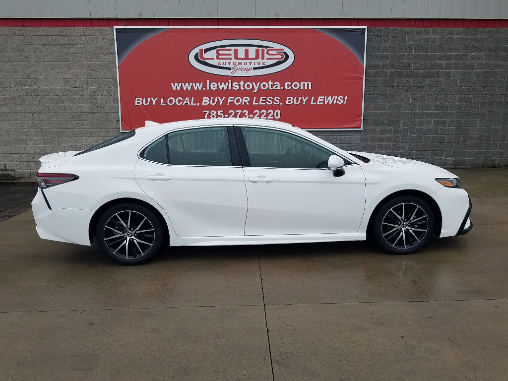 Certified 2024 Toyota Camry SE with VIN 4T1G11AK6RU891057 for sale in Kansas City