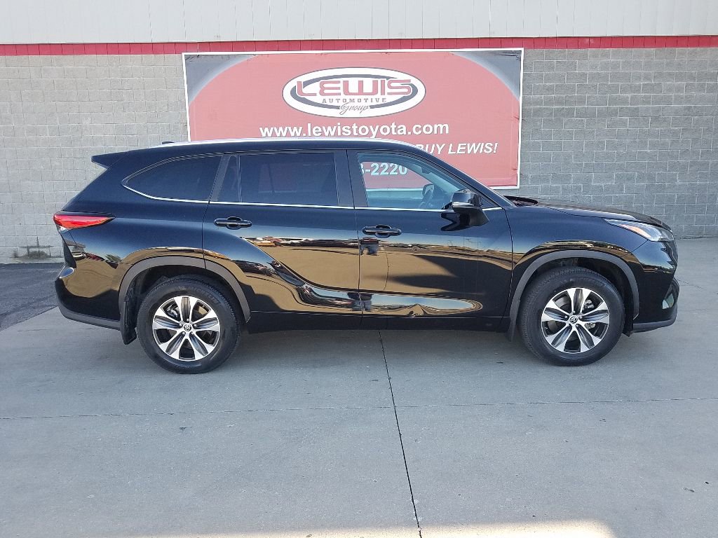 Certified 2023 Toyota Highlander XLE with VIN 5TDKDRBH5PS016948 for sale in Kansas City
