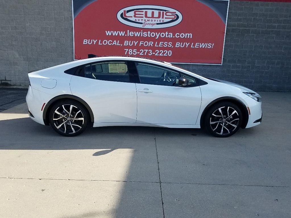 Used 2024 Toyota Prius Prime XSE Premium with VIN JTDACACU6R3022838 for sale in Kansas City