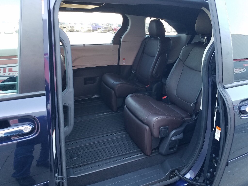 Certified 2021 Toyota Sienna Platinum 7 Passenger Van