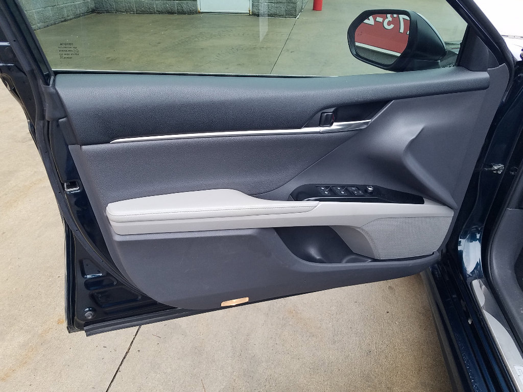 Used 2019 Toyota Camry XSE with VIN 4T1B61HK5KU700140 for sale in Kansas City