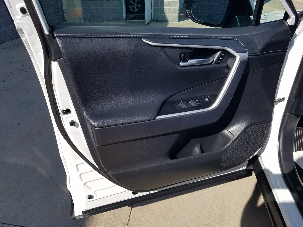 Used 2025 Toyota RAV4 Limited with VIN 2T3N1RFV2SW516143 for sale in Kansas City