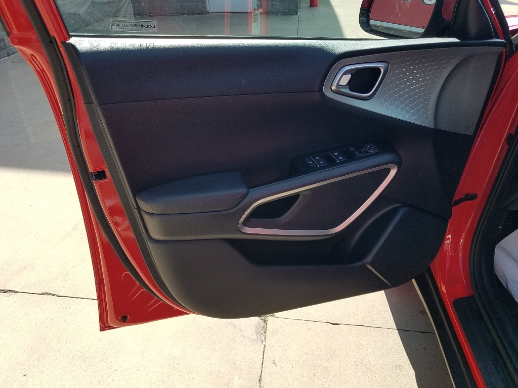 Used 2022 Kia Soul LX with VIN KNDJ23AU2N7171302 for sale in Kansas City