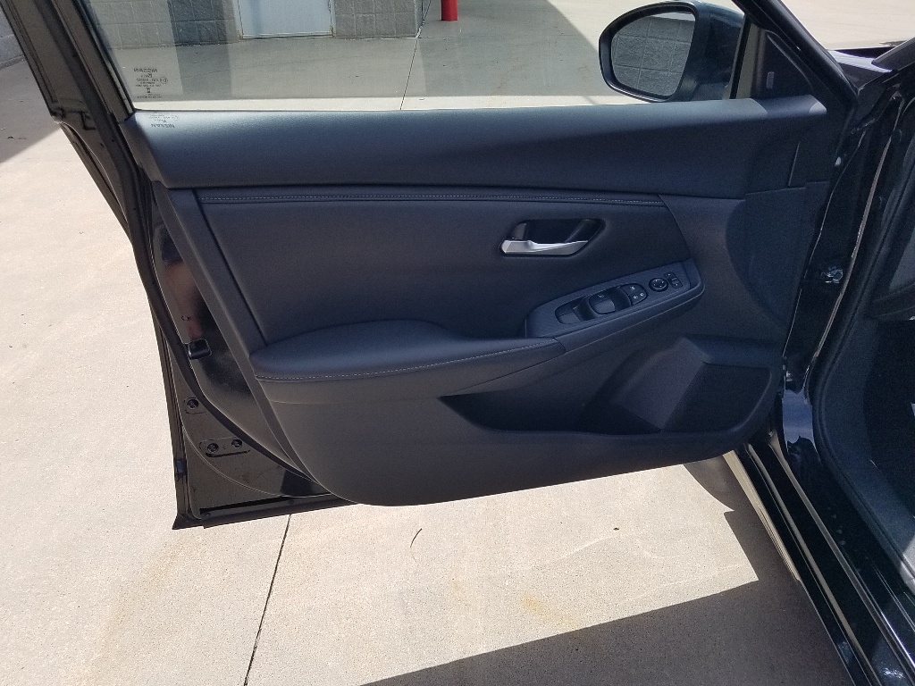 Used 2025 Nissan Sentra SV with VIN 3N1AB8CV5SY320365 for sale in Kansas City