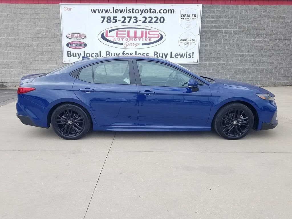 Certified 2025 Toyota Camry SE with VIN 4T1DAACK8SU046880 for sale in Kansas City