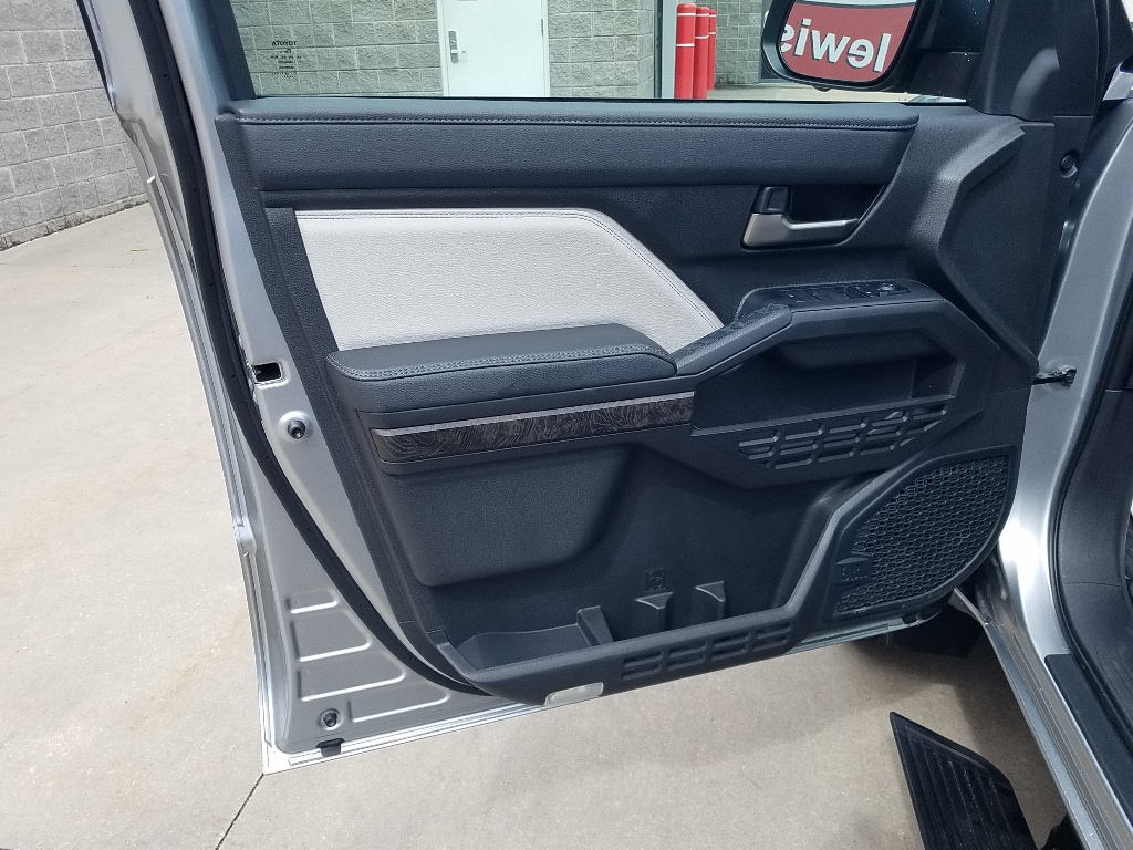 Used 2024 Toyota Tacoma Limited with VIN 3TMLB5JN9RM052932 for sale in Kansas City