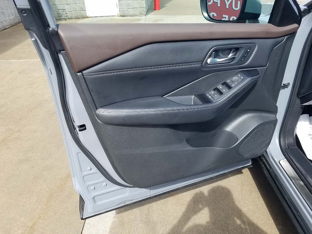 Used 2023 Nissan Rogue SL with VIN 5N1BT3CB4PC766414 for sale in Kansas City