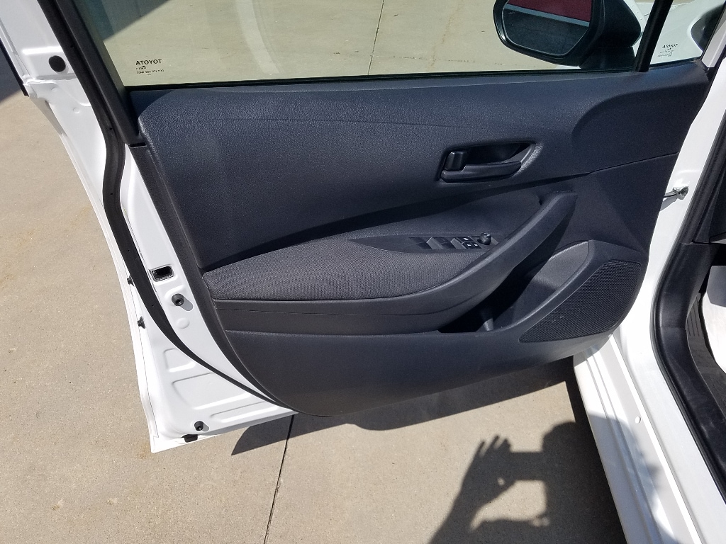 Used 2025 Toyota Corolla LE with VIN 5YFB4MDE0SP267142 for sale in Kansas City
