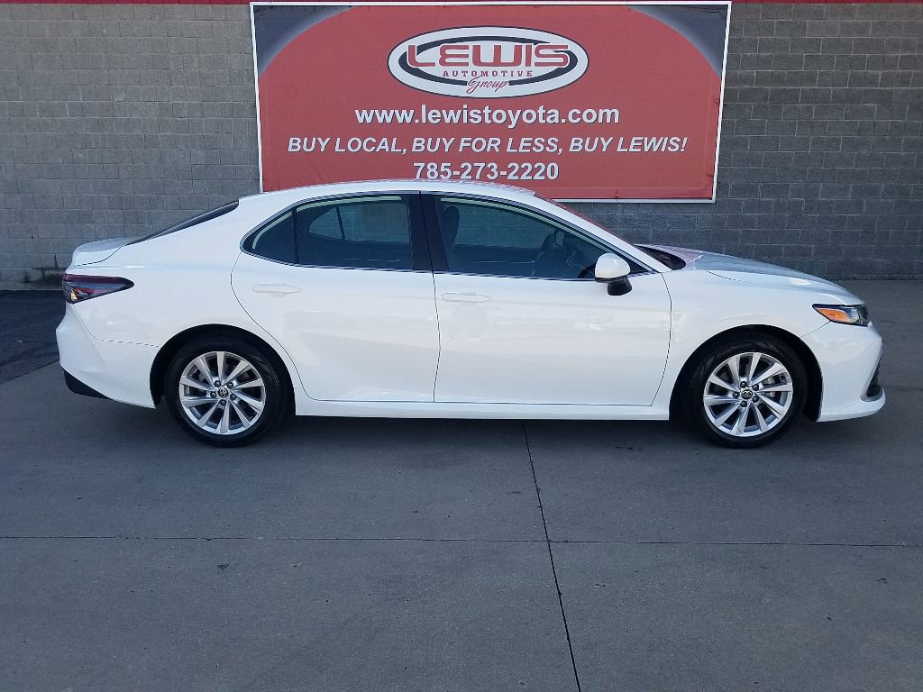 Used 2024 Toyota Camry LE with VIN 4T1C11AK3RU219374 for sale in Kansas City