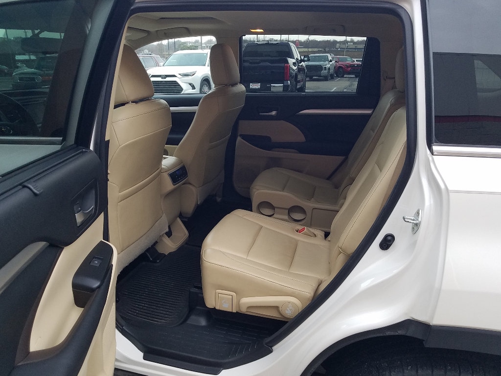 Certified 2016 Toyota Highlander XLE V6 SUV