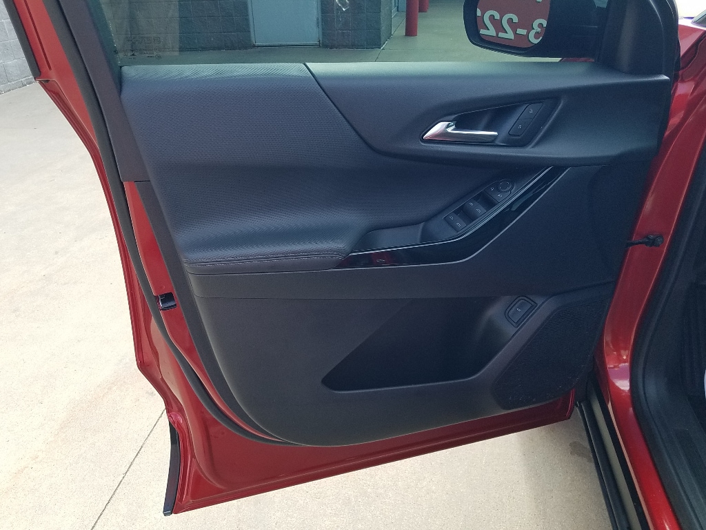 Used 2025 Chevrolet Equinox LT with VIN 3GNAXHEG0SL195891 for sale in Kansas City
