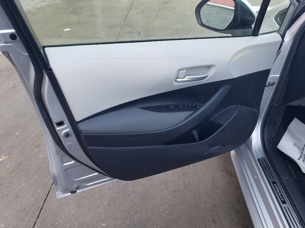 Used 2020 Toyota Corolla LE with VIN JTDEBRBE5LJ024547 for sale in Kansas City